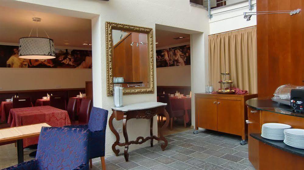 Hotel Traube Бресаноне Екстериор снимка